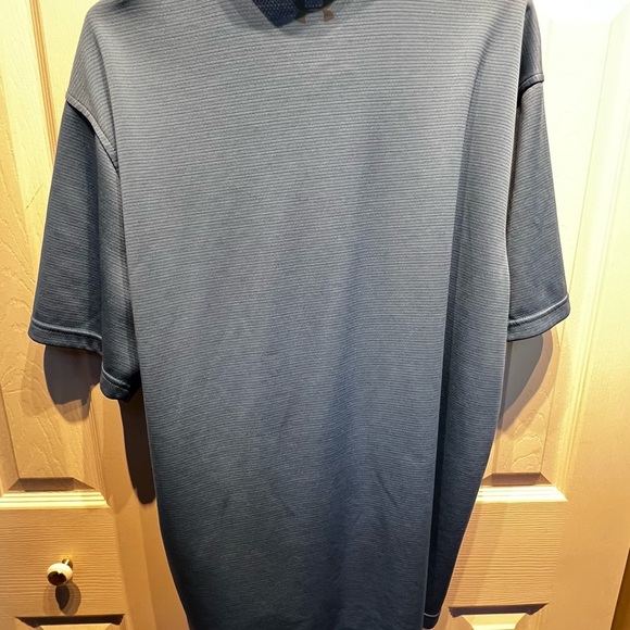 Under Armour Mens Golf Polo size XL handsome Loose Heatgear - Picture 3 of 3